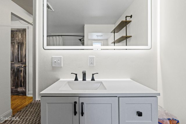 4 Valleyview Avenue, Rotterdam, NY 12306