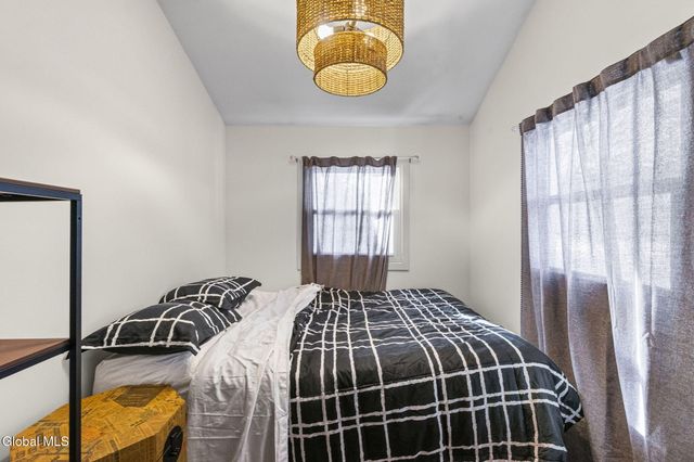 4 Valleyview Avenue, Rotterdam, NY 12306