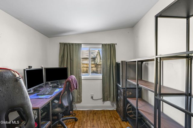 4 Valleyview Avenue, Rotterdam, NY 12306