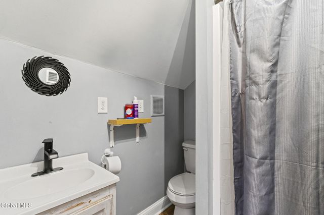 4 Valleyview Avenue, Rotterdam, NY 12306