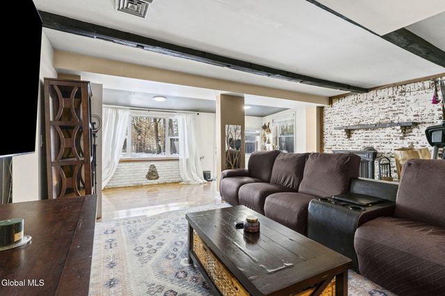 4 Valleyview Avenue, Rotterdam, NY 12306