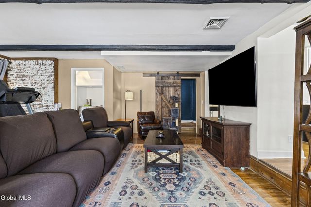 4 Valleyview Avenue, Rotterdam, NY 12306