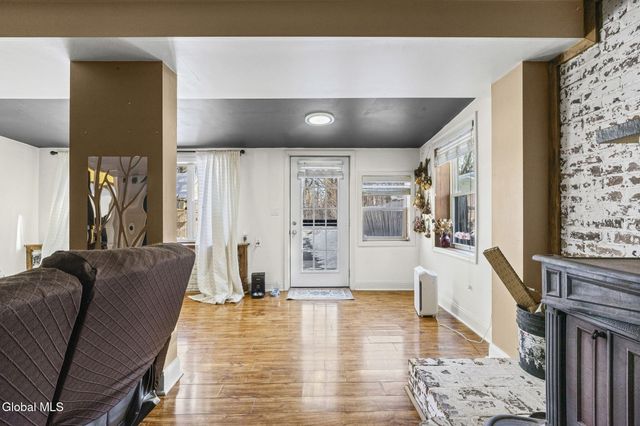 4 Valleyview Avenue, Rotterdam, NY 12306