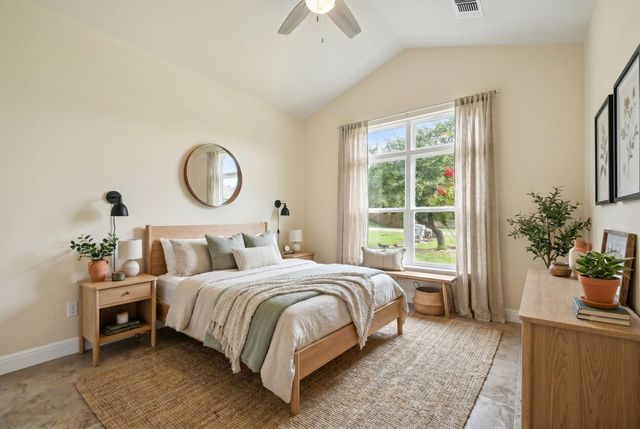 6 Round Bluff CIR, Wimberley, TX 78676
