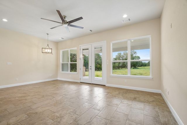 6 Round Bluff CIR, Wimberley, TX 78676