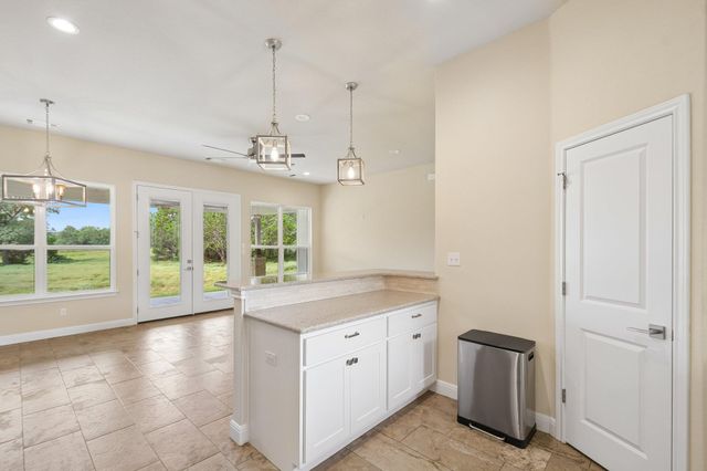 6 Round Bluff CIR, Wimberley, TX 78676