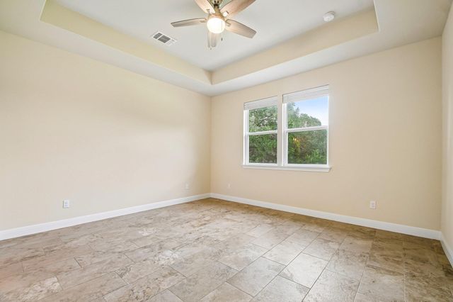 6 Round Bluff CIR, Wimberley, TX 78676
