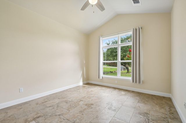 6 Round Bluff CIR, Wimberley, TX 78676
