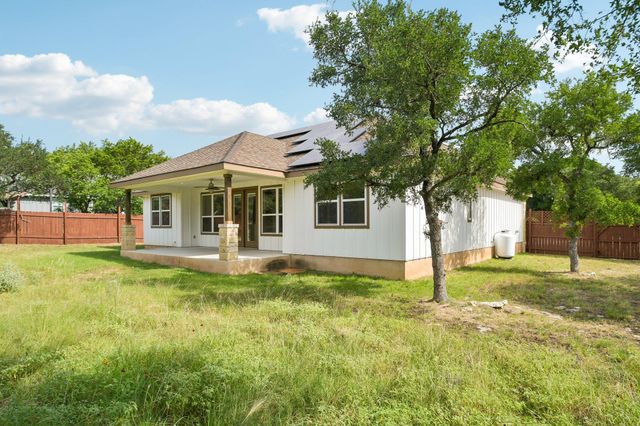 6 Round Bluff CIR, Wimberley, TX 78676