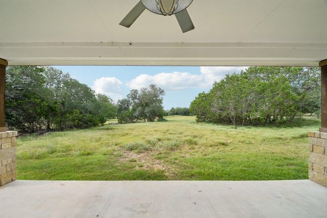 6 Round Bluff CIR, Wimberley, TX 78676