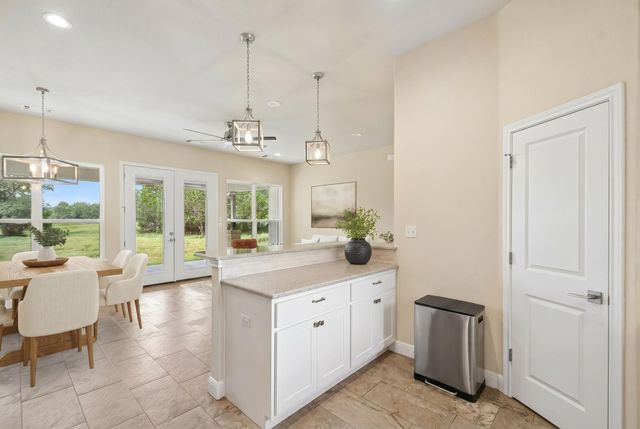 6 Round Bluff CIR, Wimberley, TX 78676