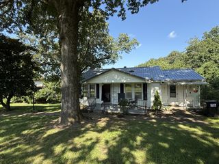 111 Valley View St, Ashland City, TN 37015