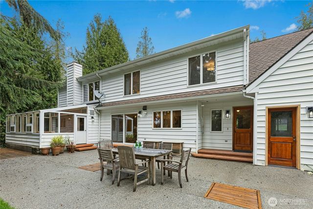 10235 Battle Point Drive NE, Bainbridge Island, WA 98110