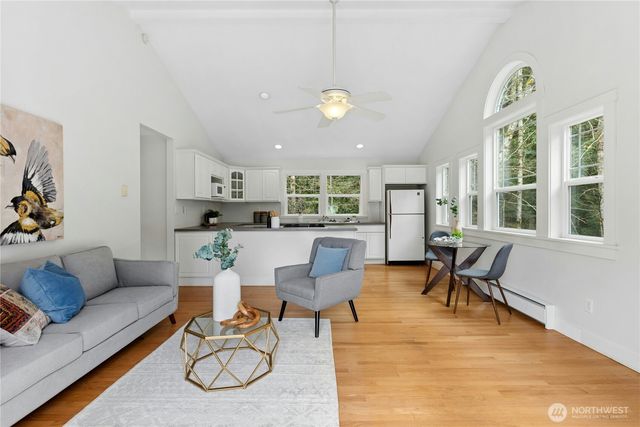 10235 Battle Point Drive NE, Bainbridge Island, WA 98110