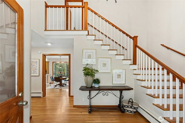 10235 Battle Point Drive NE, Bainbridge Island, WA 98110