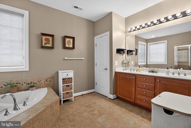 6657 OAKTON AVE, Haymarket, VA 20169