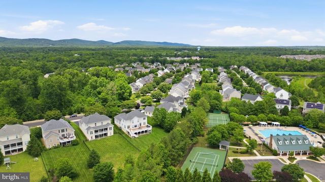 6657 OAKTON AVE, Haymarket, VA 20169