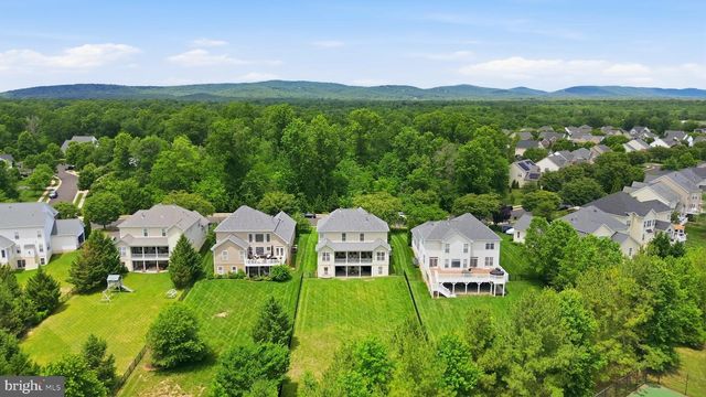 6657 OAKTON AVE, Haymarket, VA 20169