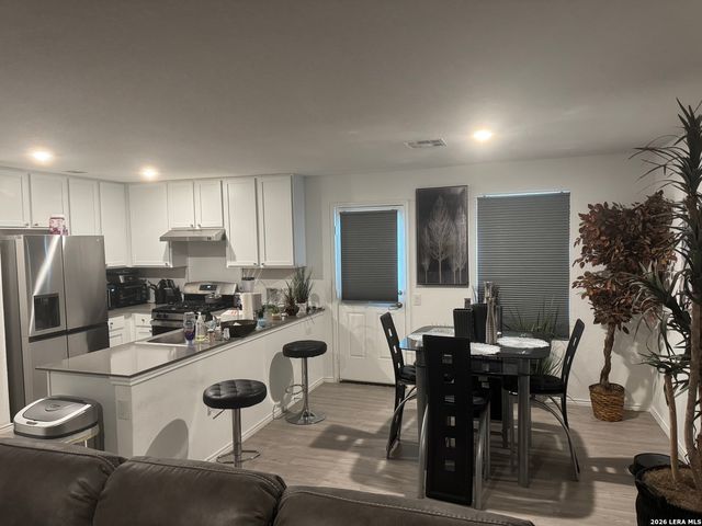 4546 grassland, San Antonio, TX 78222