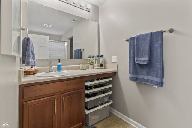 2410 N College Avenue, Indianapolis, IN 46205