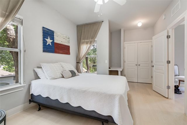2115 W 11th ST, Austin, TX 78703