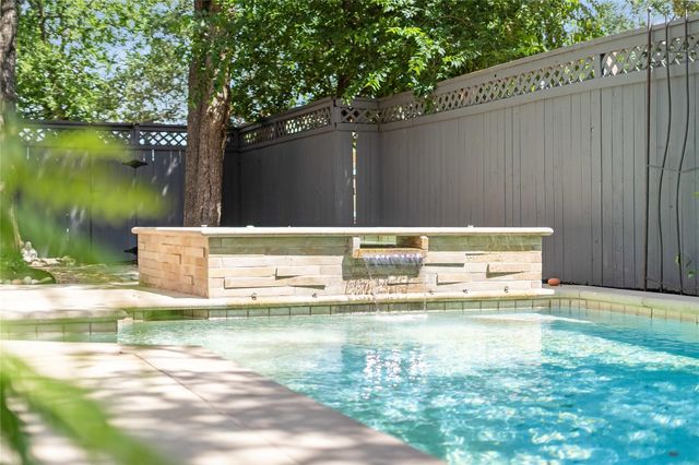 2115 W 11th ST, Austin, TX 78703