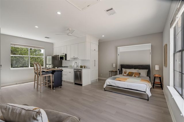 2115 W 11th ST, Austin, TX 78703