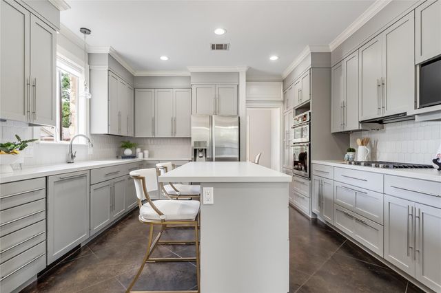 2115 W 11th ST, Austin, TX 78703