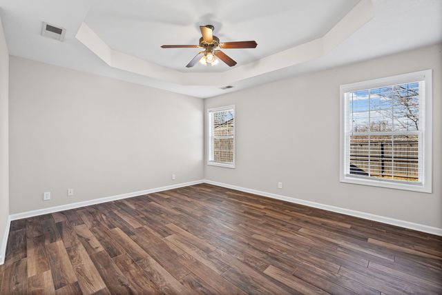 1002 Hendricks Ct, Clarksville, TN 37040