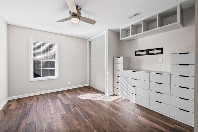 1002 Hendricks Ct, Clarksville, TN 37040