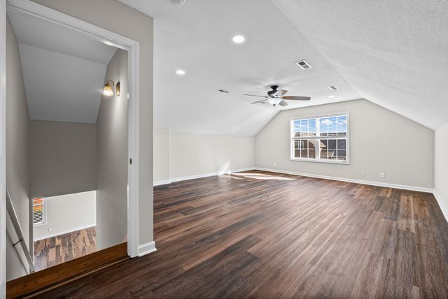 1002 Hendricks Ct, Clarksville, TN 37040