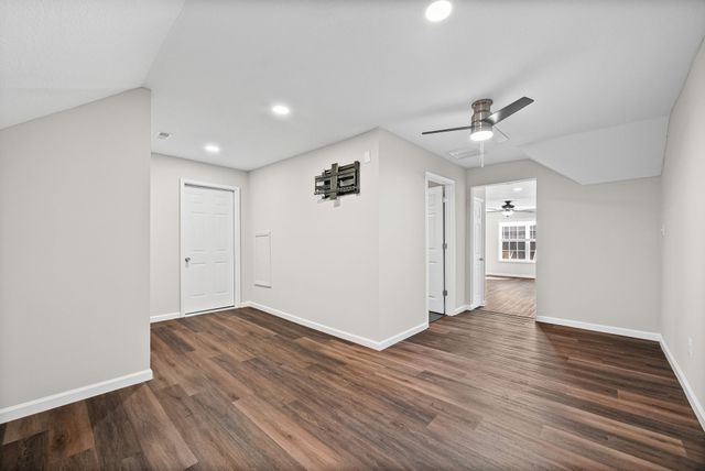 1002 Hendricks Ct, Clarksville, TN 37040