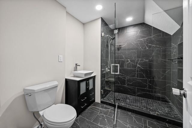 1002 Hendricks Ct, Clarksville, TN 37040