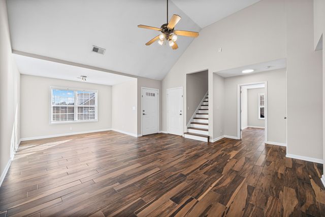 1002 Hendricks Ct, Clarksville, TN 37040