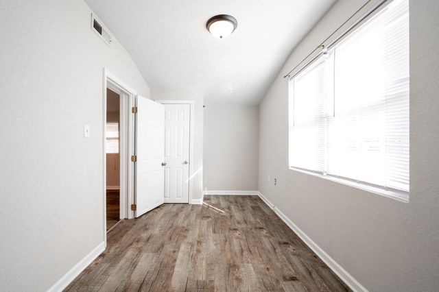 276 S Center Street, Rossville, GA 30741