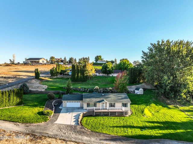 320 Westridge Rd, Selah, WA 98942