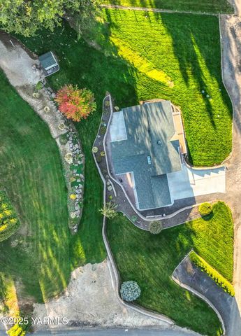 320 Westridge Rd, Selah, WA 98942