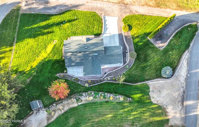 320 Westridge Rd, Selah, WA 98942
