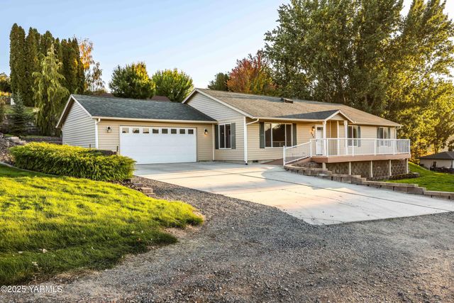 320 Westridge Rd, Selah, WA 98942