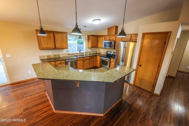 320 Westridge Rd, Selah, WA 98942