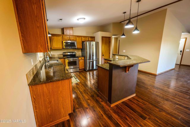 320 Westridge Rd, Selah, WA 98942