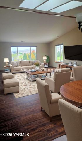 320 Westridge Rd, Selah, WA 98942