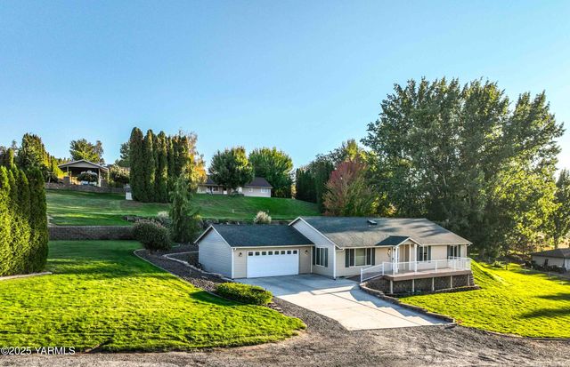 320 Westridge Rd, Selah, WA 98942