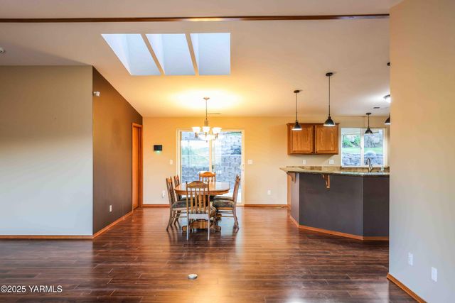 320 Westridge Rd, Selah, WA 98942