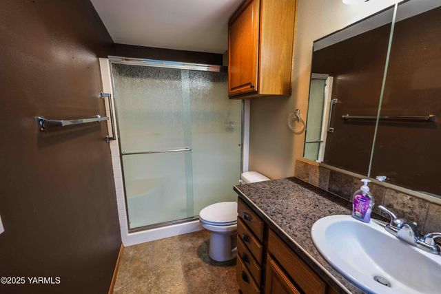 320 Westridge Rd, Selah, WA 98942