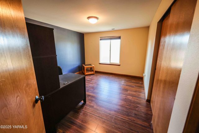 320 Westridge Rd, Selah, WA 98942