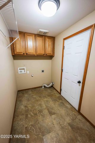 320 Westridge Rd, Selah, WA 98942