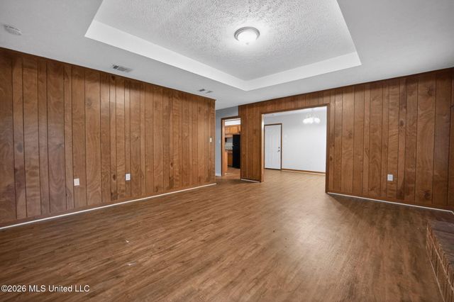 2137 Thousand Oaks Drive, Jackson, MS 39212