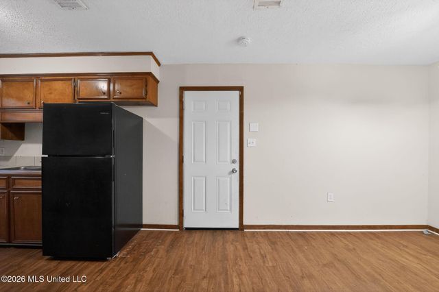 2137 Thousand Oaks Drive, Jackson, MS 39212