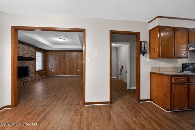 2137 Thousand Oaks Drive, Jackson, MS 39212